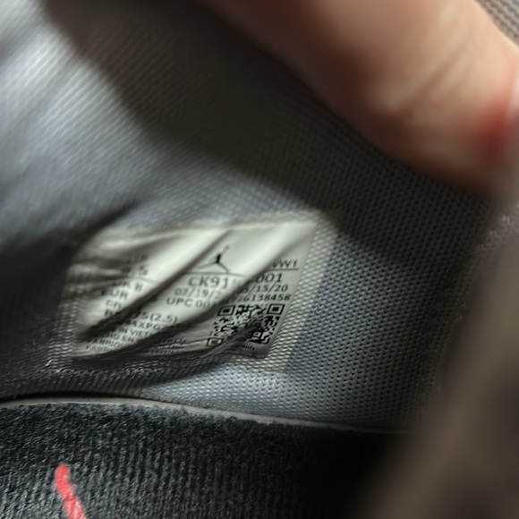 Nike Air Jordan Sneakers - Picture 6 of 7